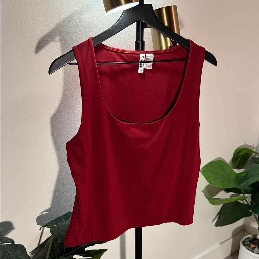 Cabernet red new Divided contour stretch tank closet basics sleek basic shirt xl